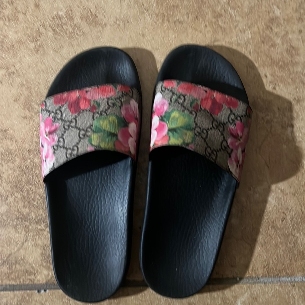 COPY - Gucci sandals side 39(9) great condition. Comes with original box authen…